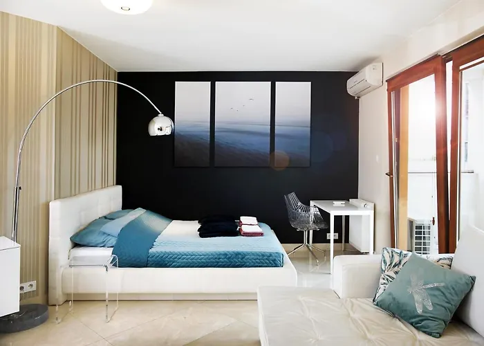 Maloves Magic\'S Apartment