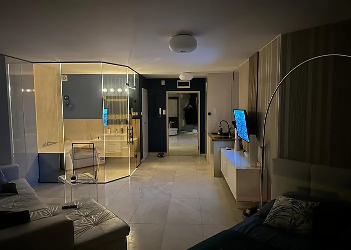 Maloves Magic\'S Apartment