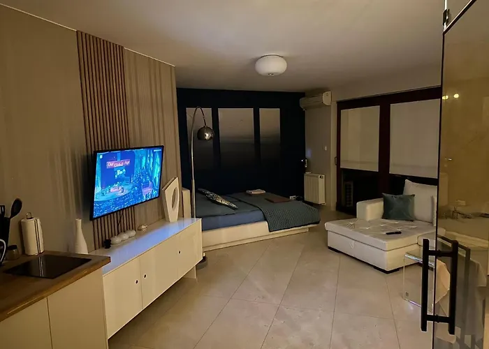 Maloves Magic\'S Apartment