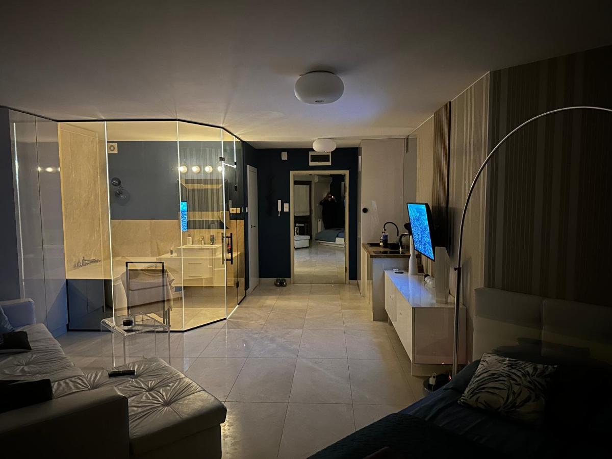 Apartment Maloves Magic's *
